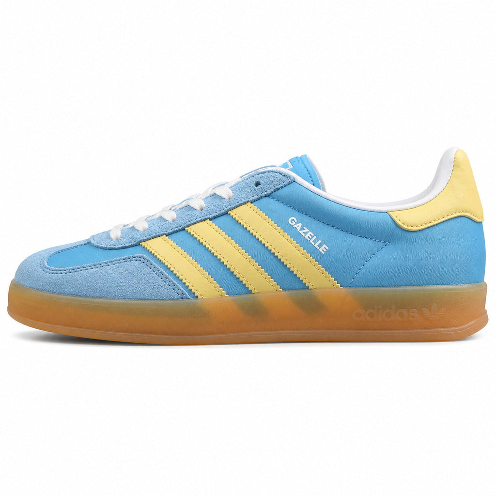 Adidas Gazelle Indoor azul cielo amarillo lateral izquierda suela goma
