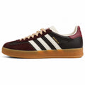 Adidas Gazelle Indoor Spezial marrón burdeos crema suela gum lateral izquierda