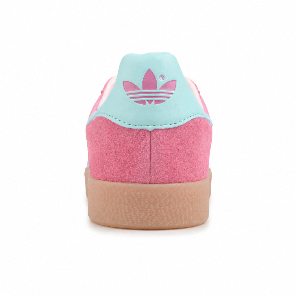 Adidas Gazelle rosa azul cielo detalle talón logo trefoil