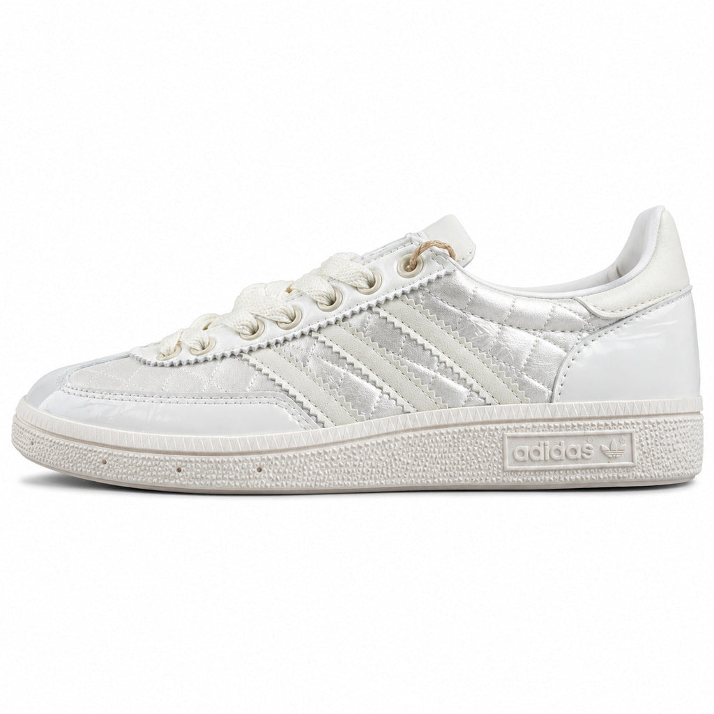 Adidas Handball Spezial plateado crema charol vista lateral derecha