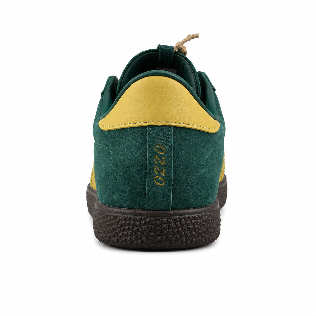 Adidas Liverpool verde ante, detalle talón amarillo y grabado 0220
