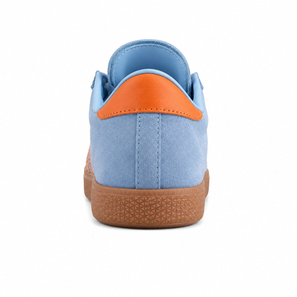 Adidas London azul cielo detalle talón naranja suela goma