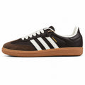 Adidas Samba OG marrón oscuro bandas blancas suela goma perfil derecho