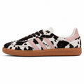 Adidas Samba OG pelo potro estampado vaca bandas rosa suela goma perfil izquierdo