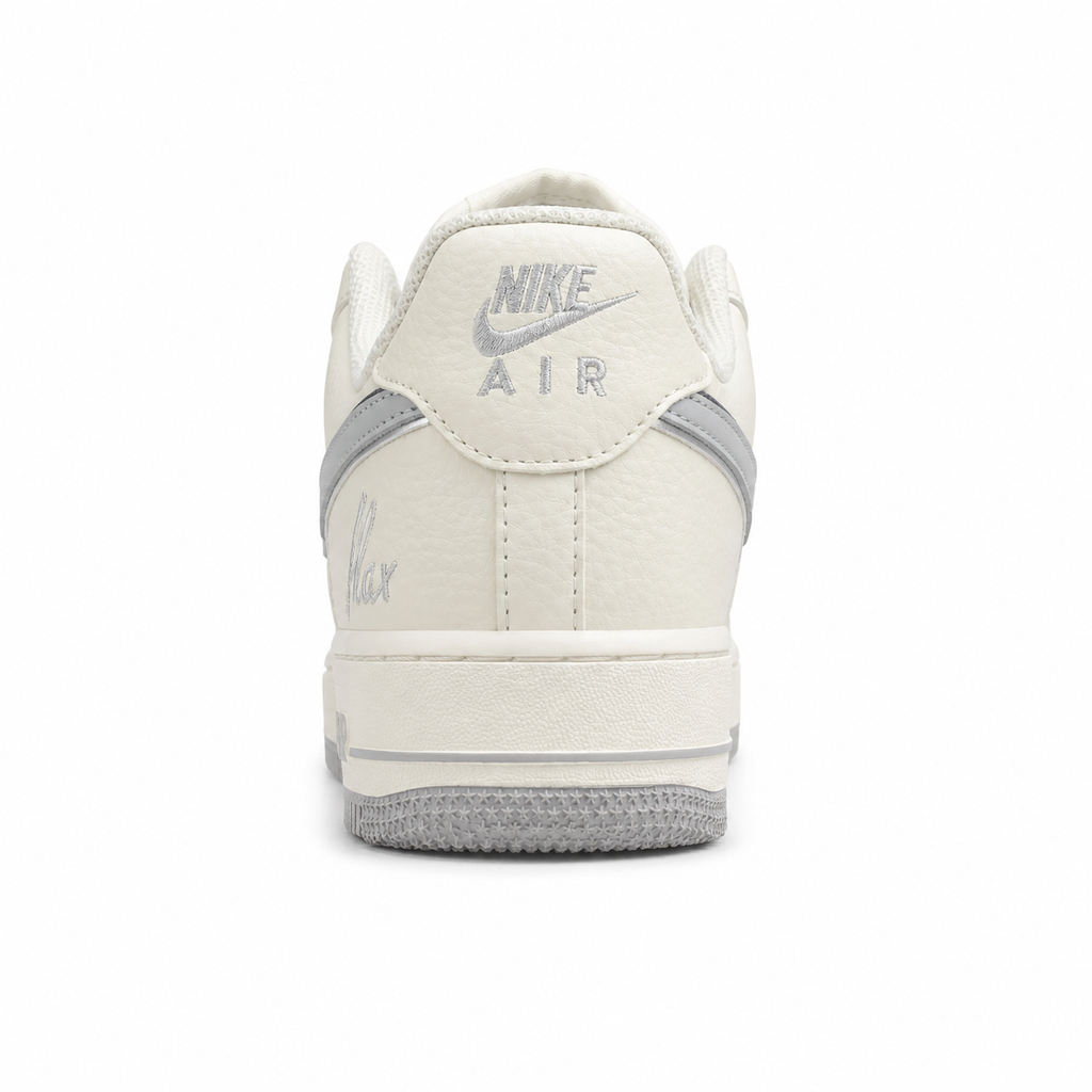 Nike Air Force 1 07 Flex crema gris talón detalle bordado