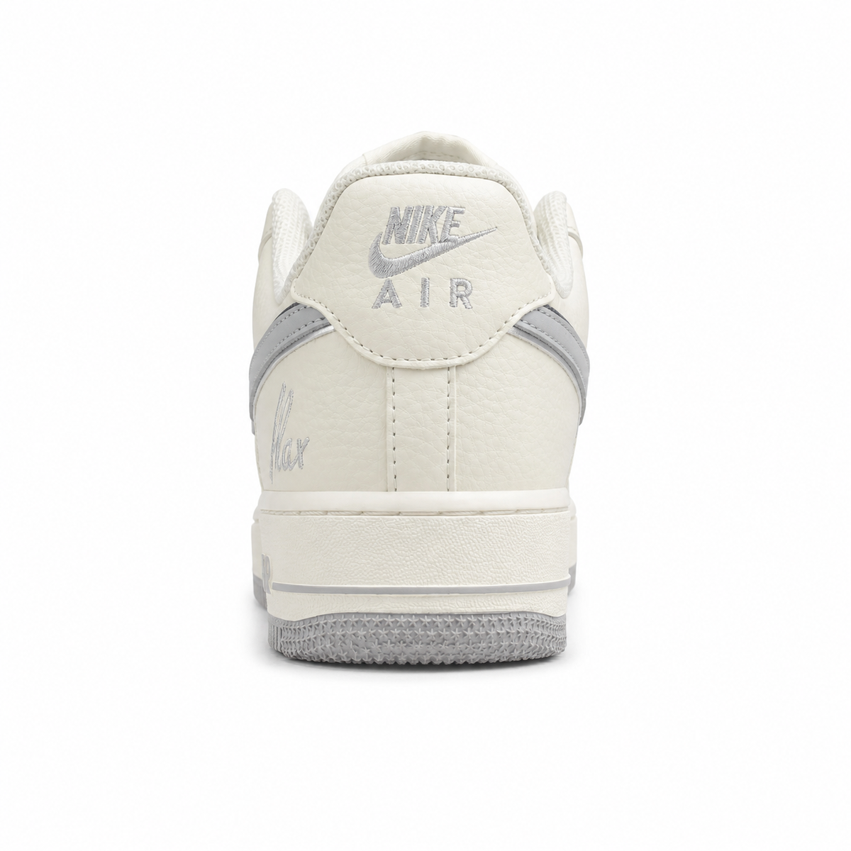 Nike Air Force 1 07 Flex crema gris talón detalle bordado