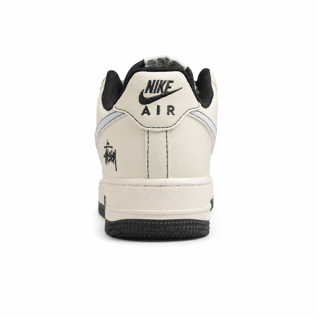 Nike Air Force 1 07 x Stussy beige negro talón detalle bordado