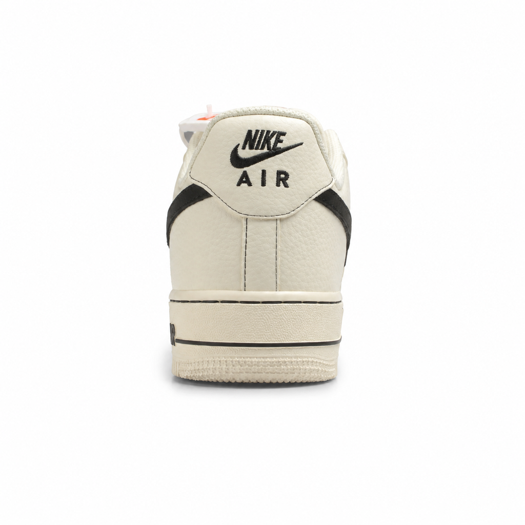 Nike Air Force 1 Low Light Bone negro talón detalle Nike Air