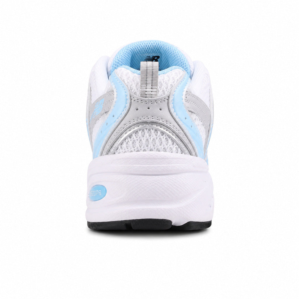 New Balance 530 blanco y azul claro, detalle talón con tecnología ABZORB