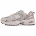 New Balance 530 gris arena y rosa polvo mesh y cuero, lateral exterior