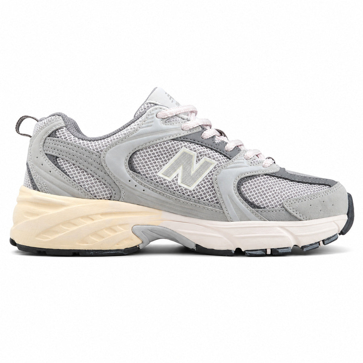 New Balance 530 gris crema ante vista lateral derecha