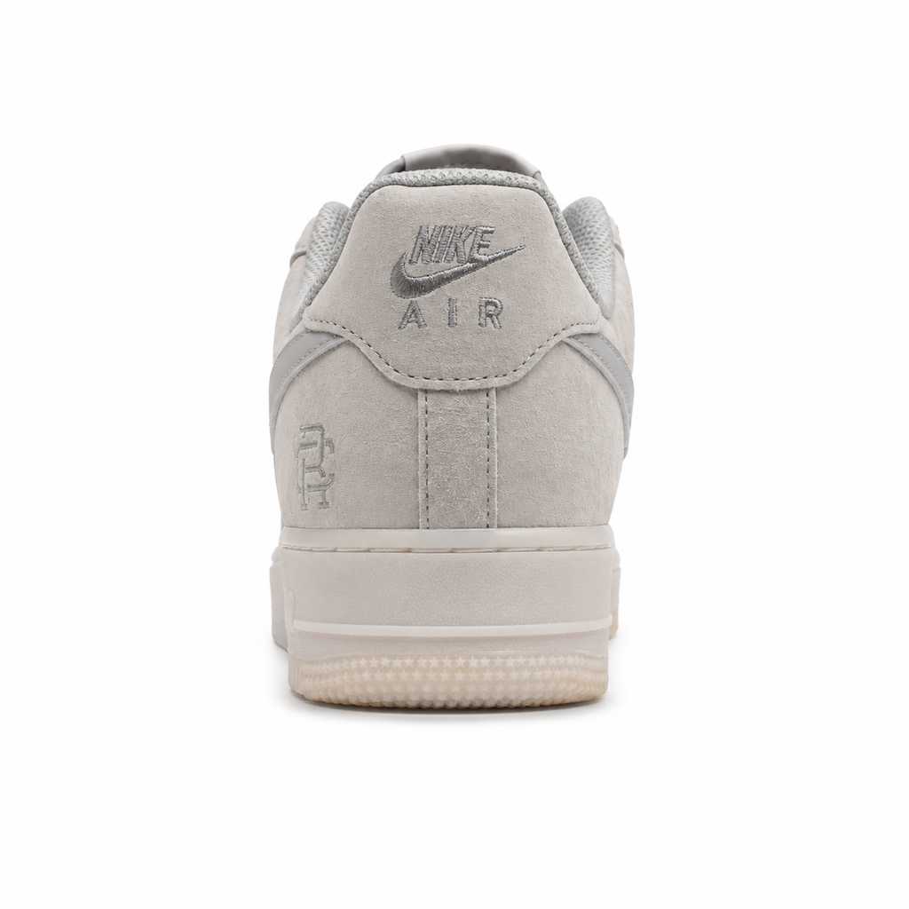 Nike Air Force 1 07 gris claro wolf grey suede vista trasera