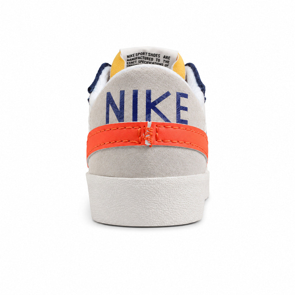 Nike Blazer Low 77 blanco azul naranja vista trasera