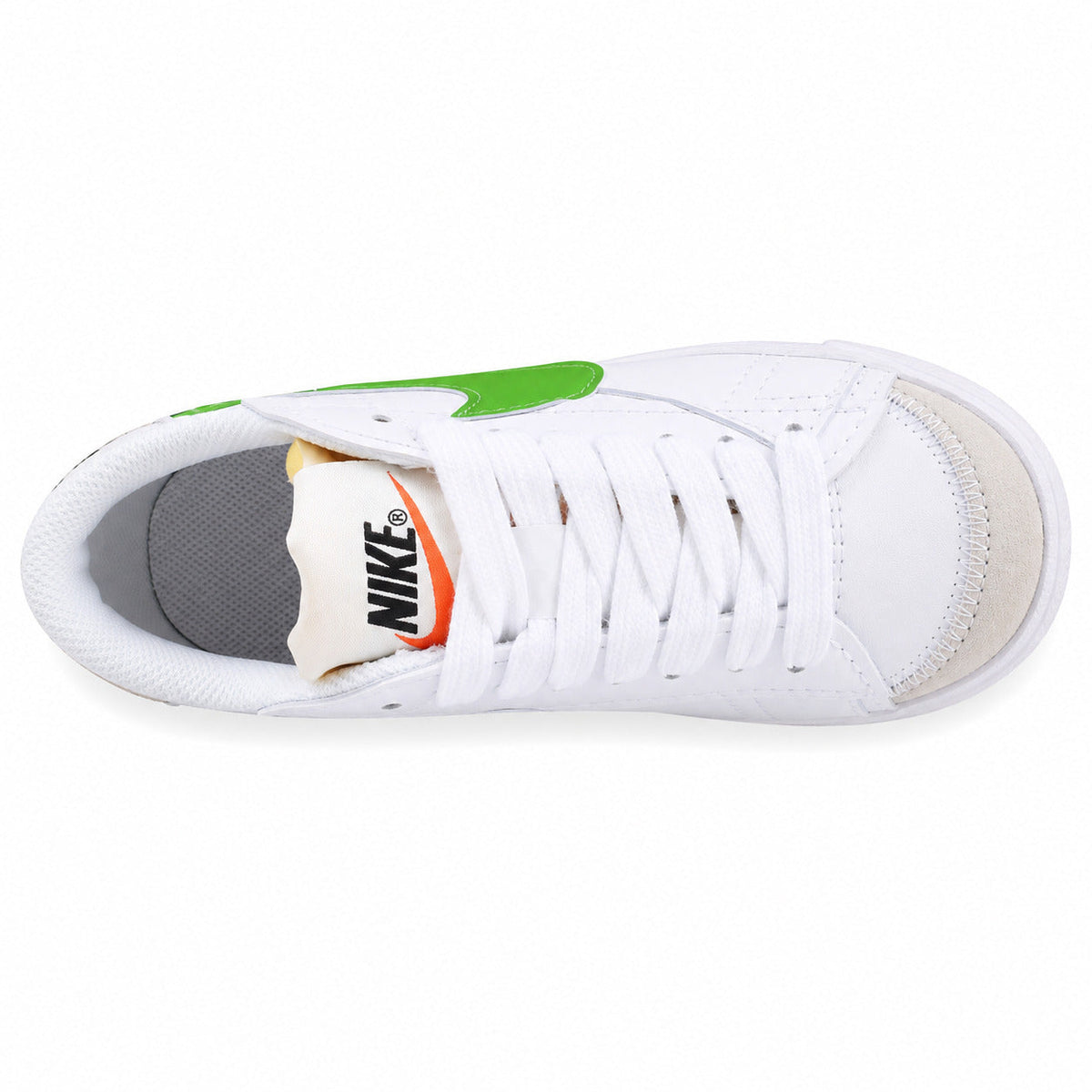 Nike Blazer Low 77 blanco verde vista superior cordones