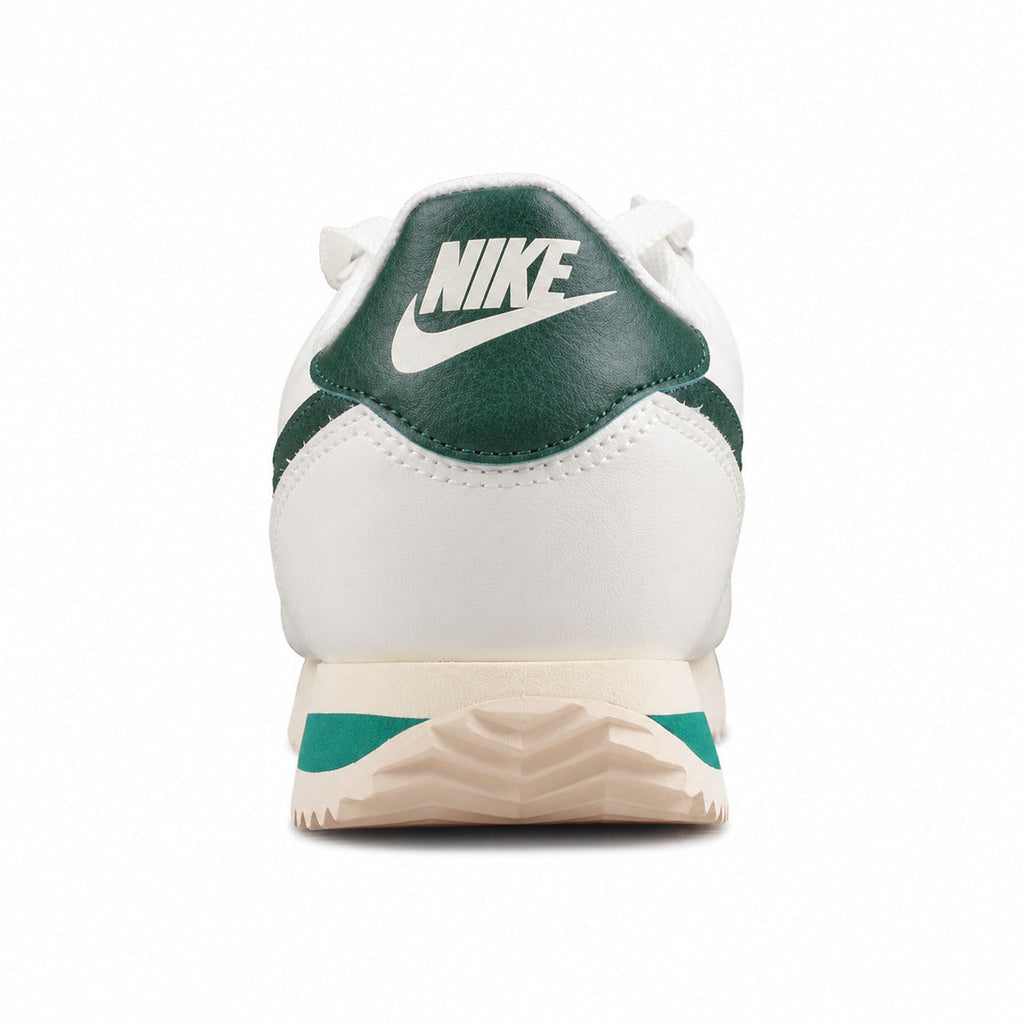 Nike Cortez Sail Gorge Green crema verde oscuro detalle talón