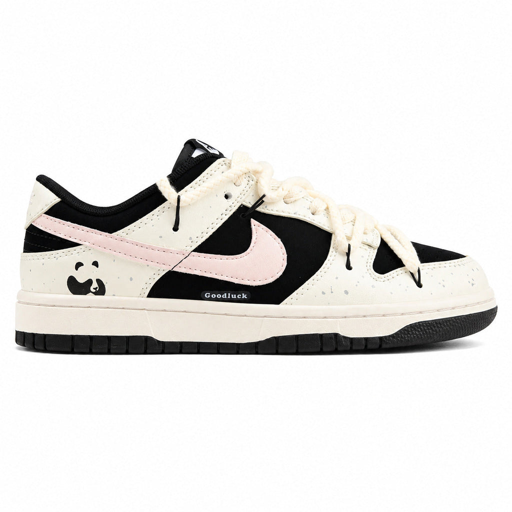 Nike Dunk Low crema negro rosa detalle panda lateral derecha