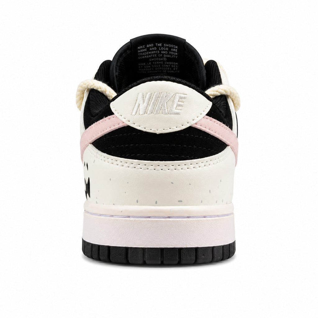 Nike Dunk Low crema negro rosa detalle panda talón